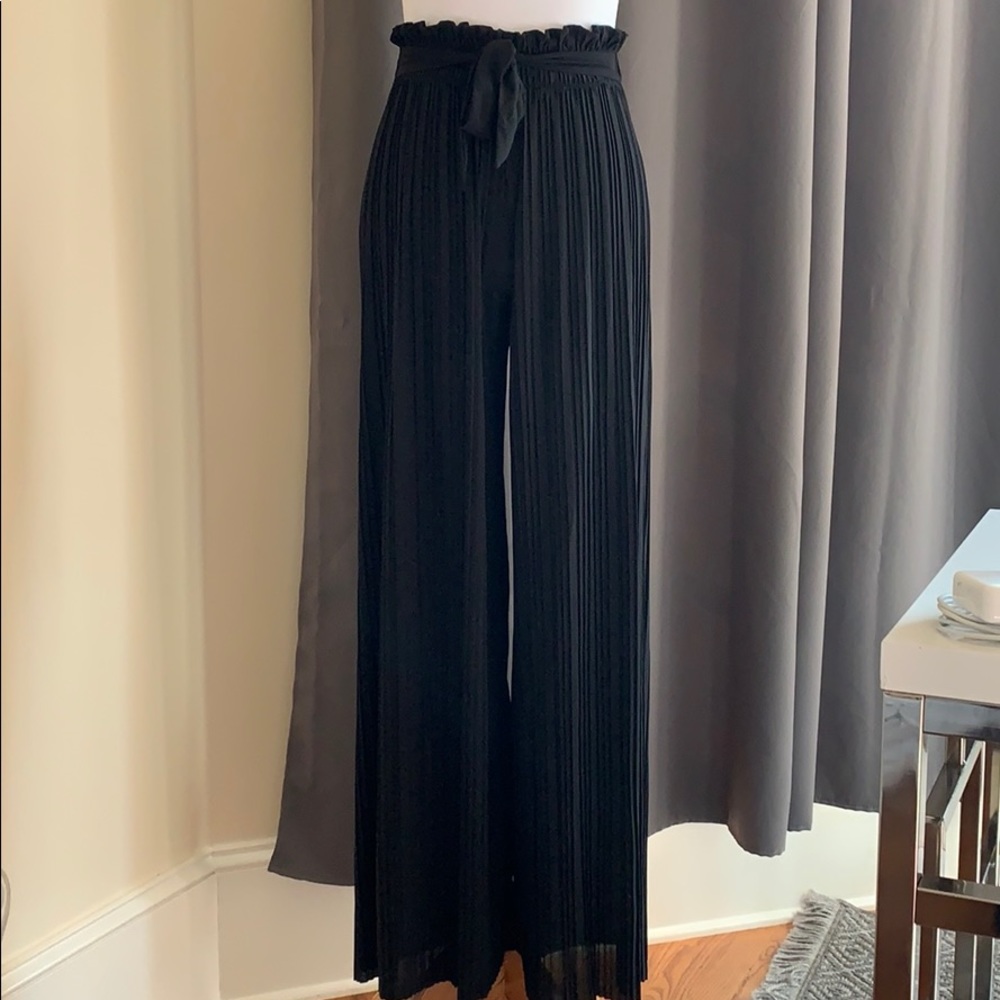 Black flowy paper bag pant